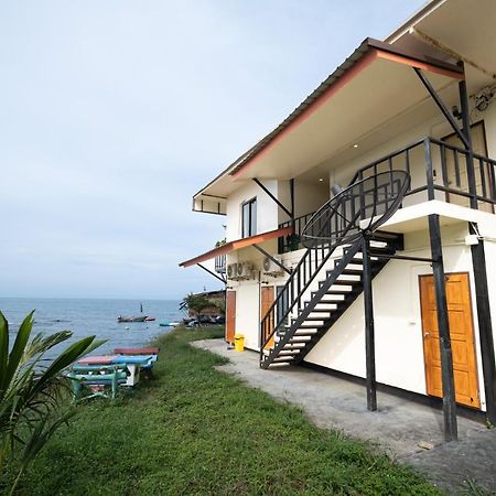 Tchin Tchin Guesthouse チャン島 エクステリア 写真