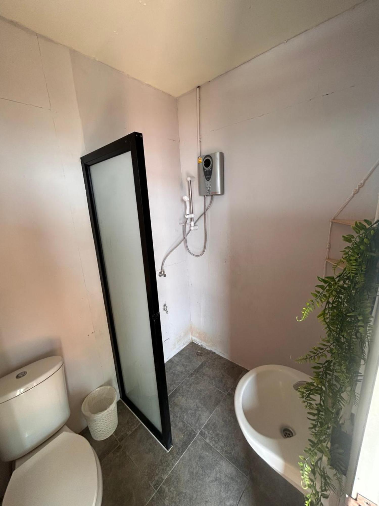 Tchin Tchin Guesthouse チャン島 エクステリア 写真