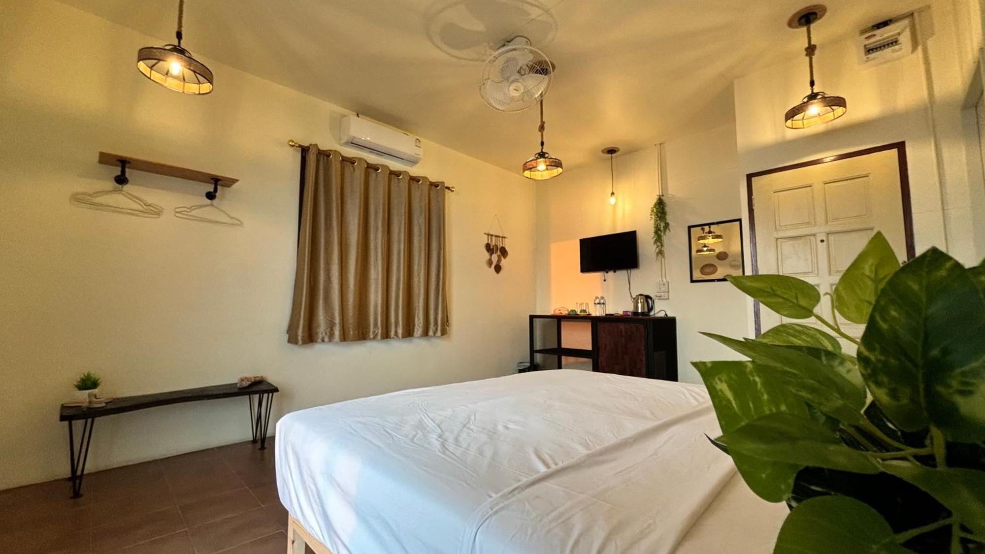 Tchin Tchin Guesthouse チャン島 エクステリア 写真