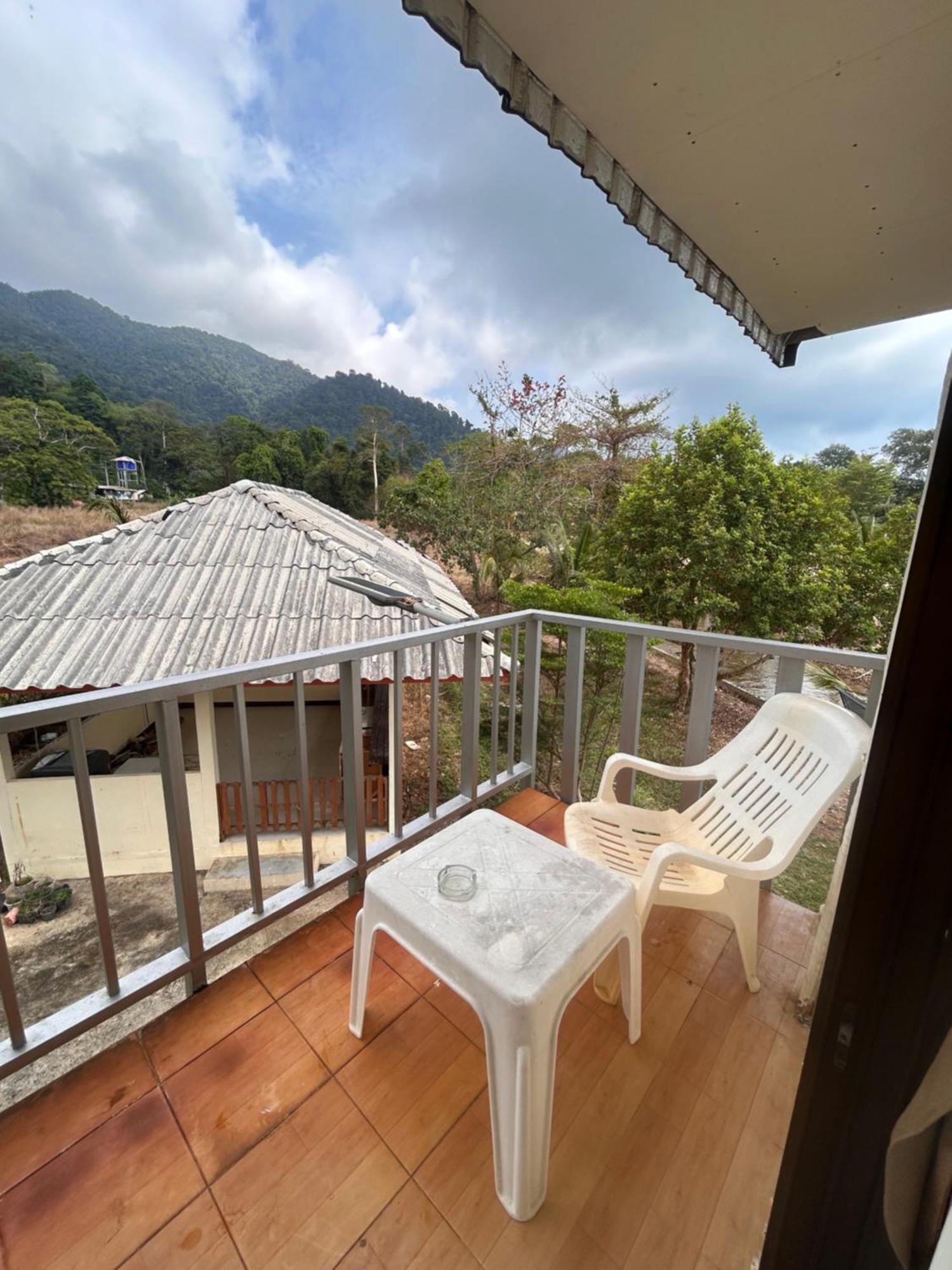 Tchin Tchin Guesthouse チャン島 エクステリア 写真